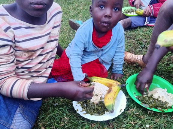 children eating
